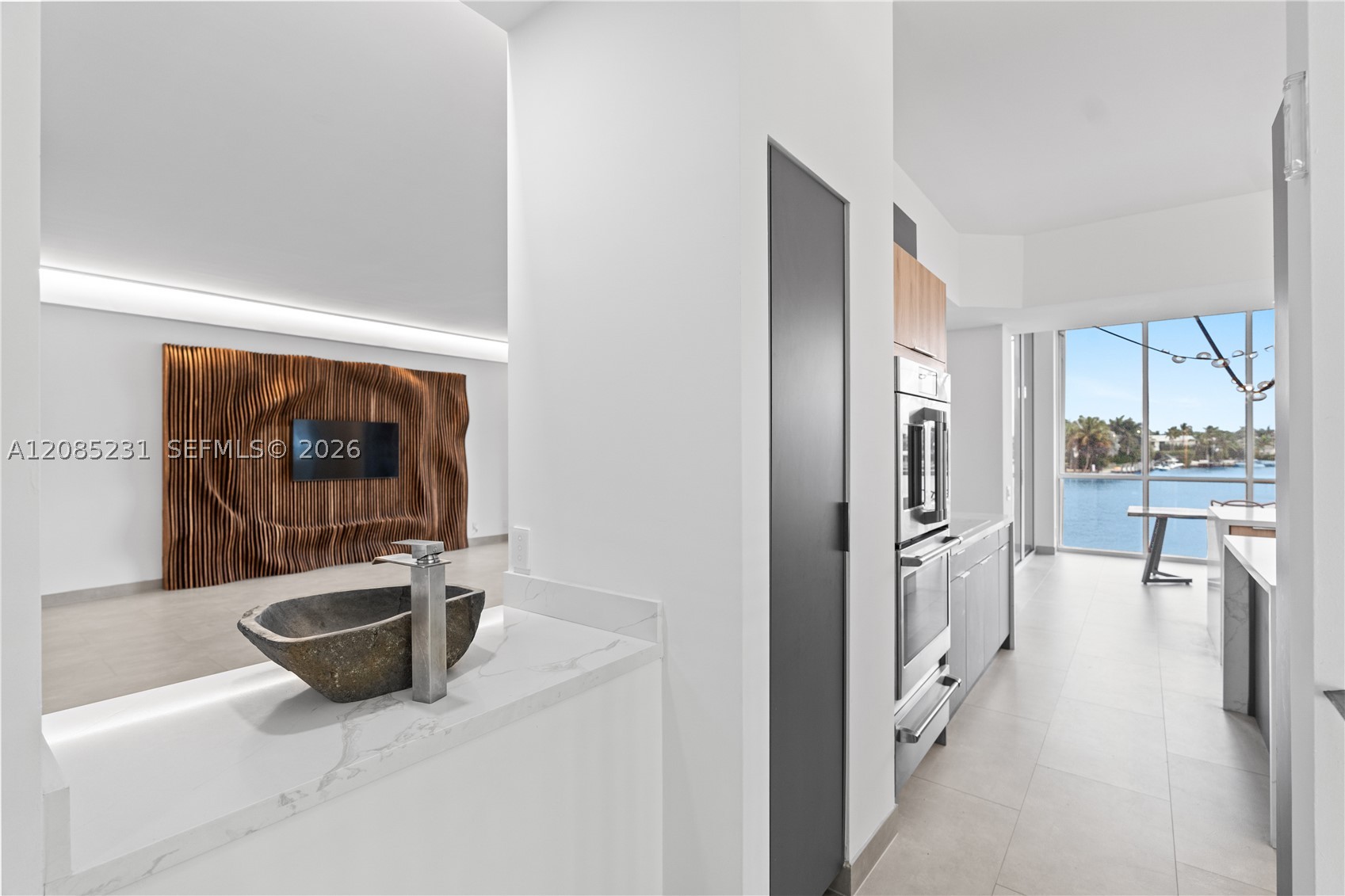 3801 NE 207th St #TH6, Aventura FL 33180