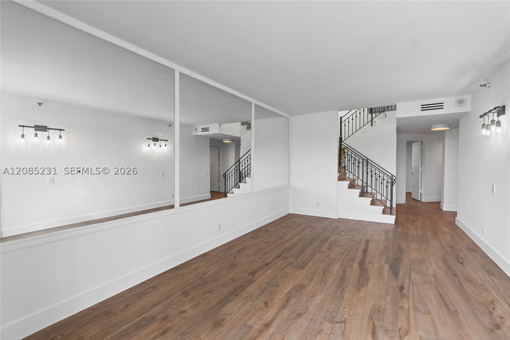 3801 NE 207th St #TH6, Aventura FL 33180