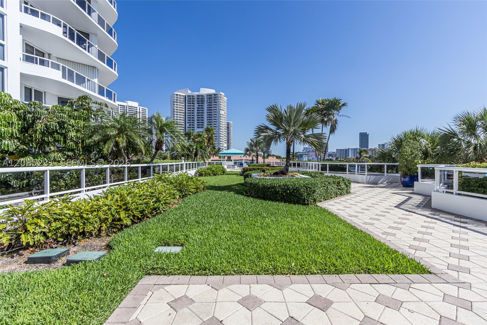 3801 NE 207th St #TH6, Aventura FL 33180