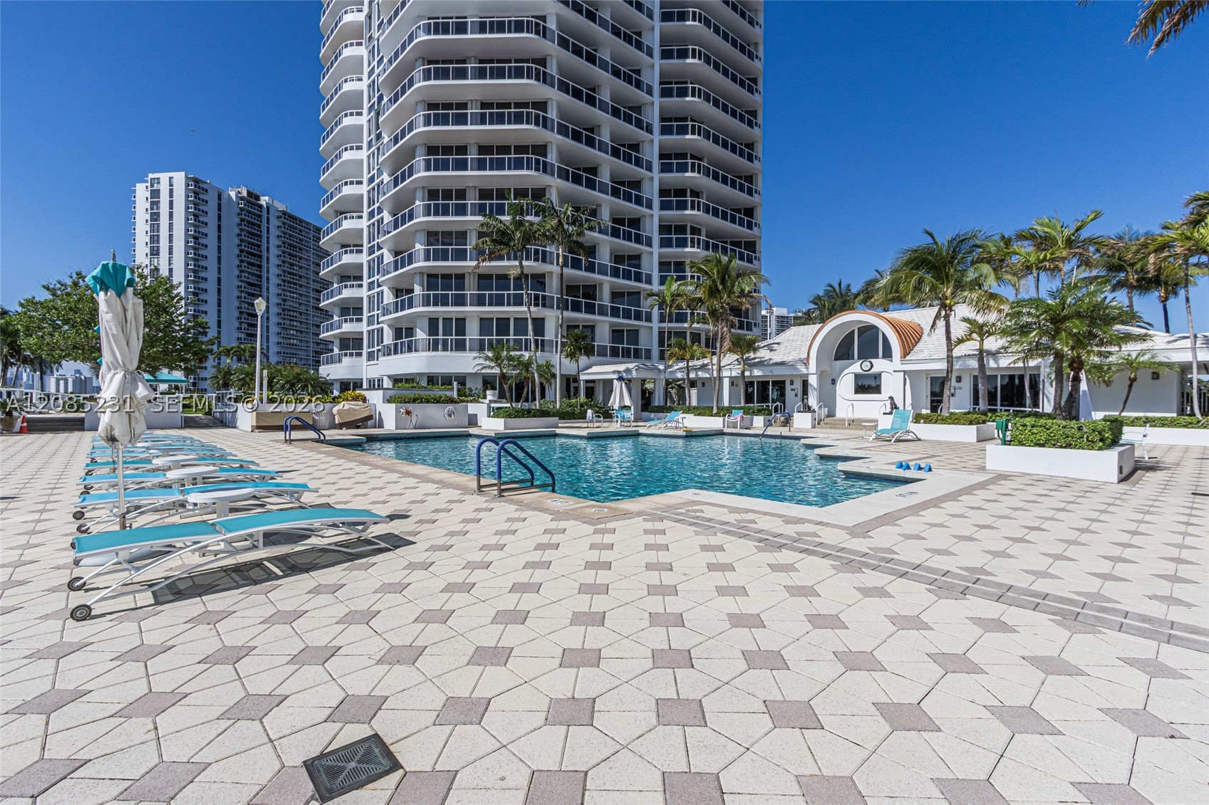 3801 NE 207th St #TH6, Aventura FL 33180