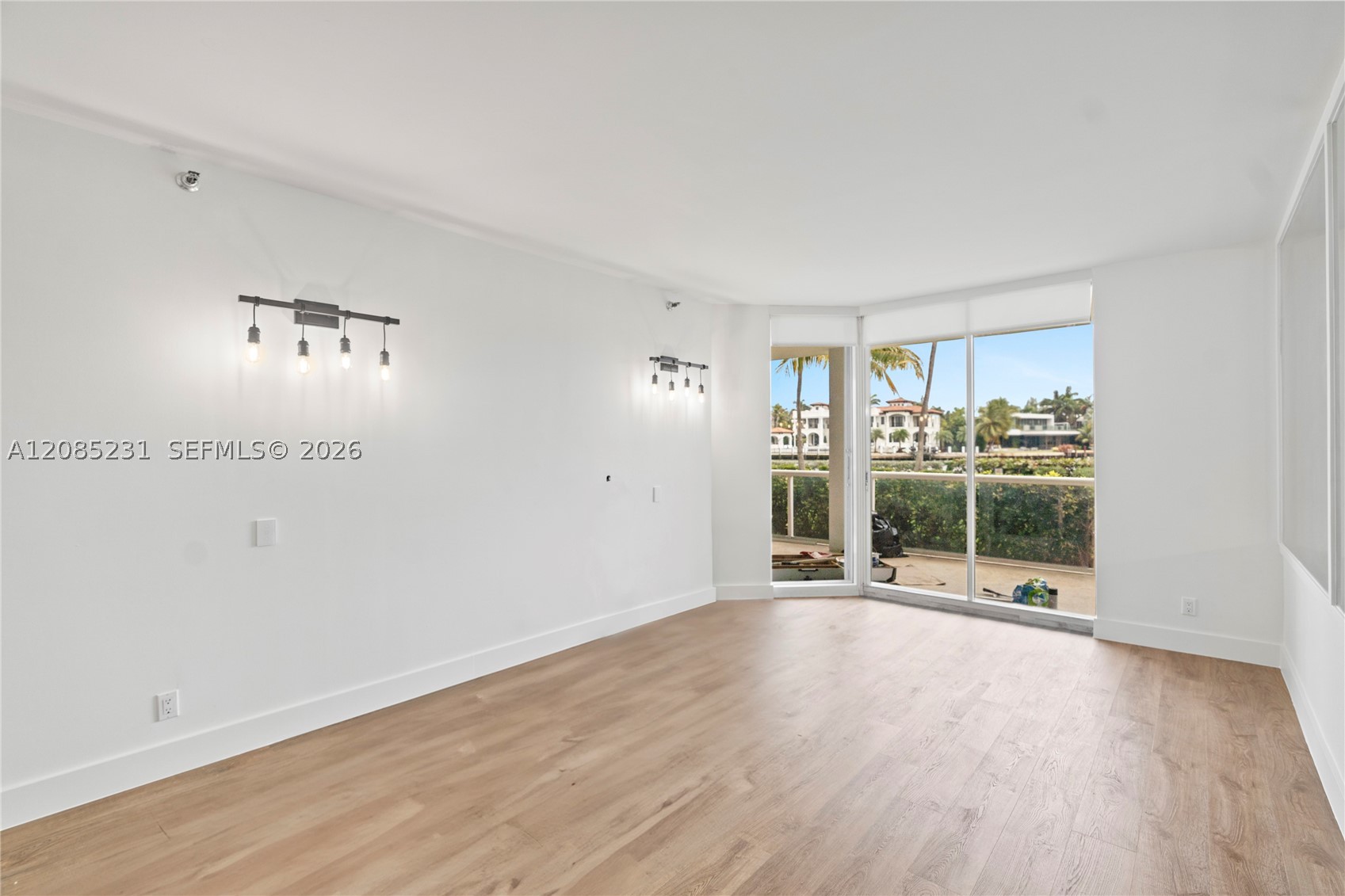 3801 NE 207th St #TH6, Aventura FL 33180