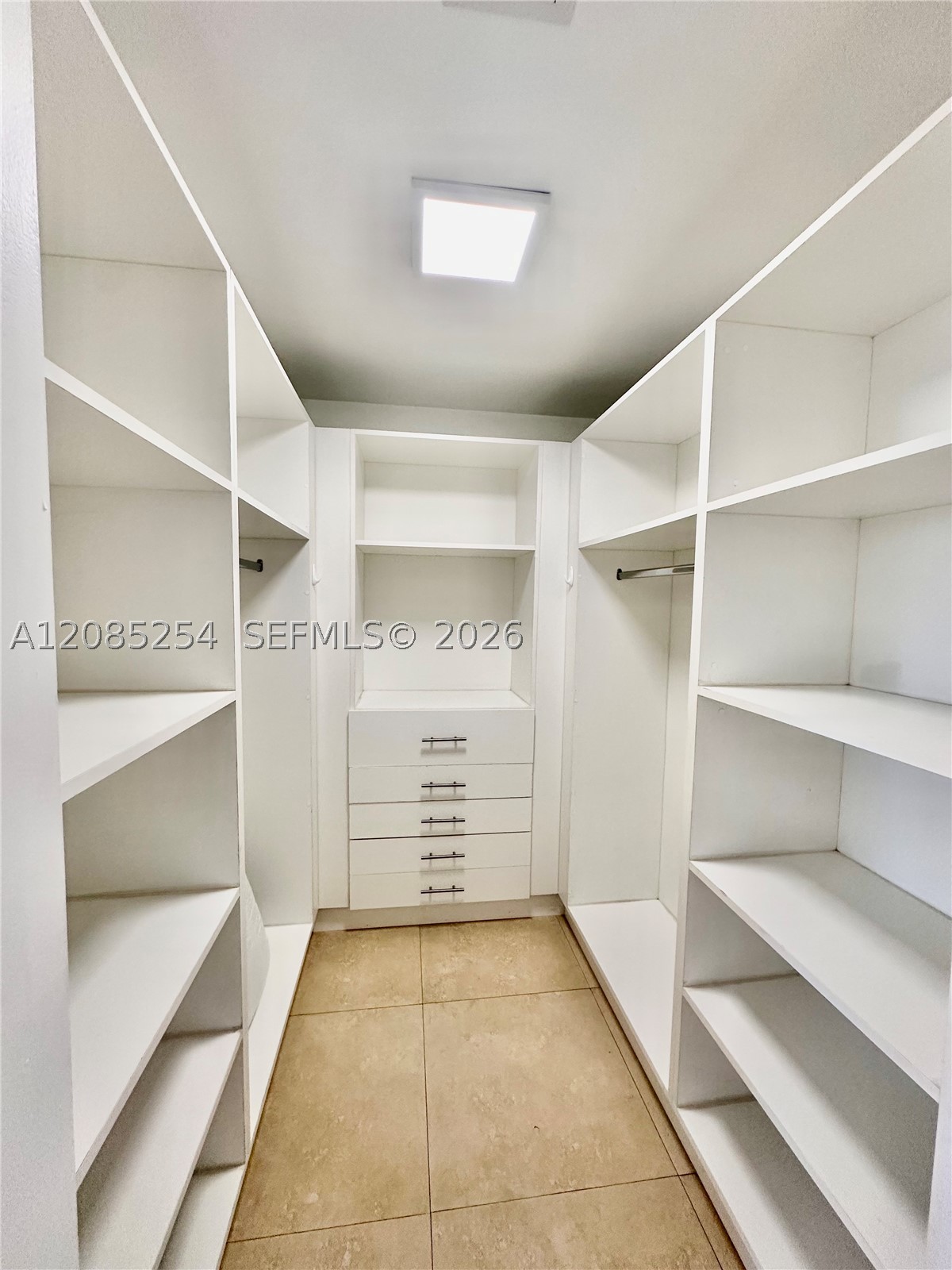 185 SE 14th Ter #904, Miami FL 33131