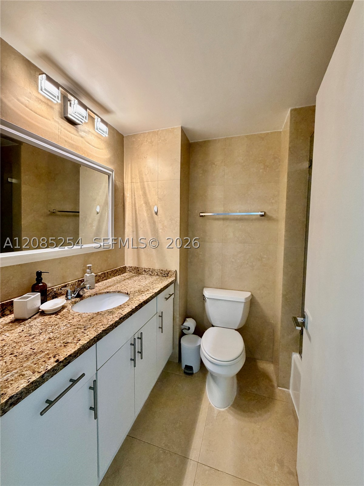 185 SE 14th Ter #904, Miami FL 33131