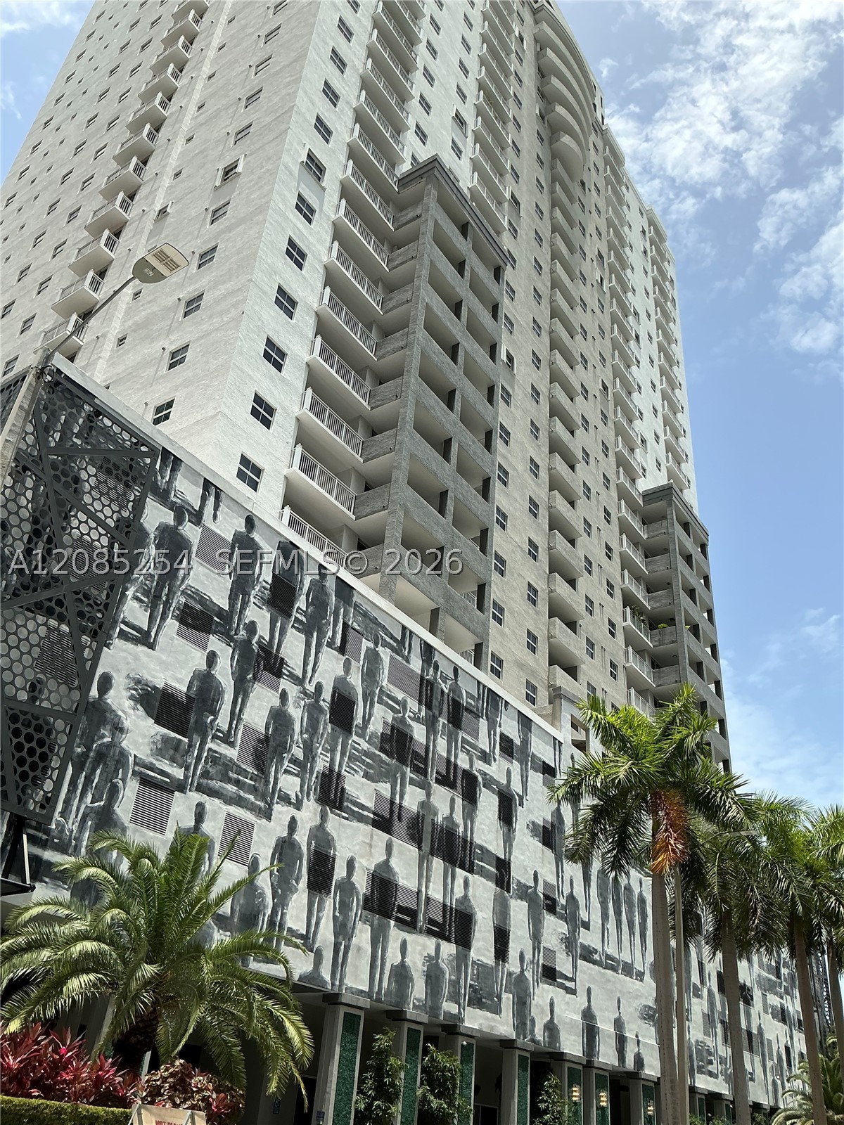 185 SE 14th Ter #904, Miami FL 33131