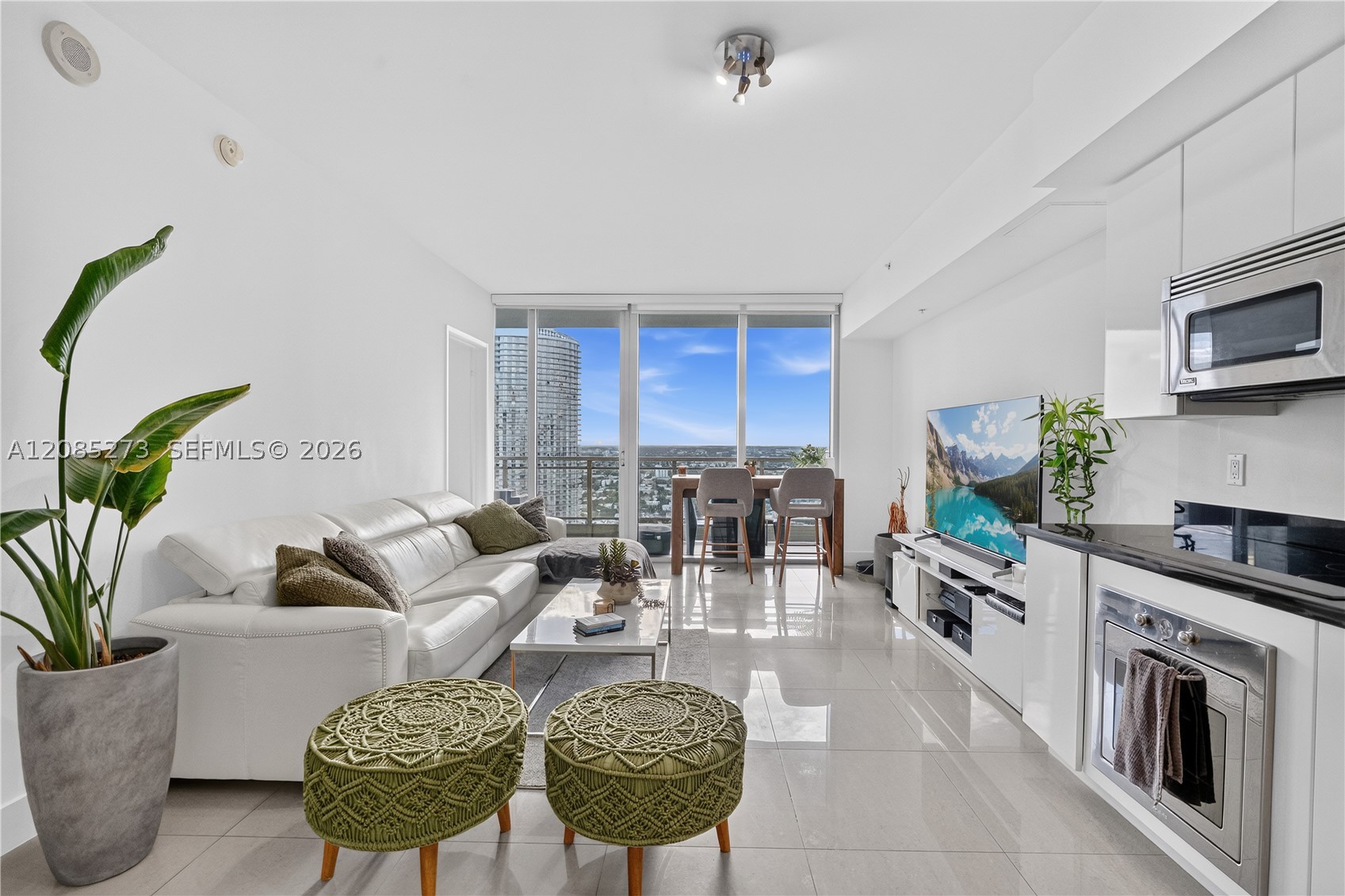 92 SW 3rd St #4407, Miami FL 33130