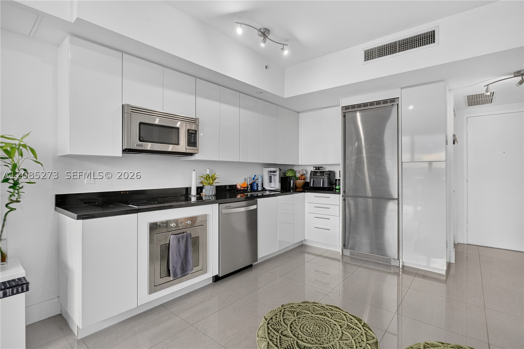 92 SW 3rd St #4407, Miami FL 33130