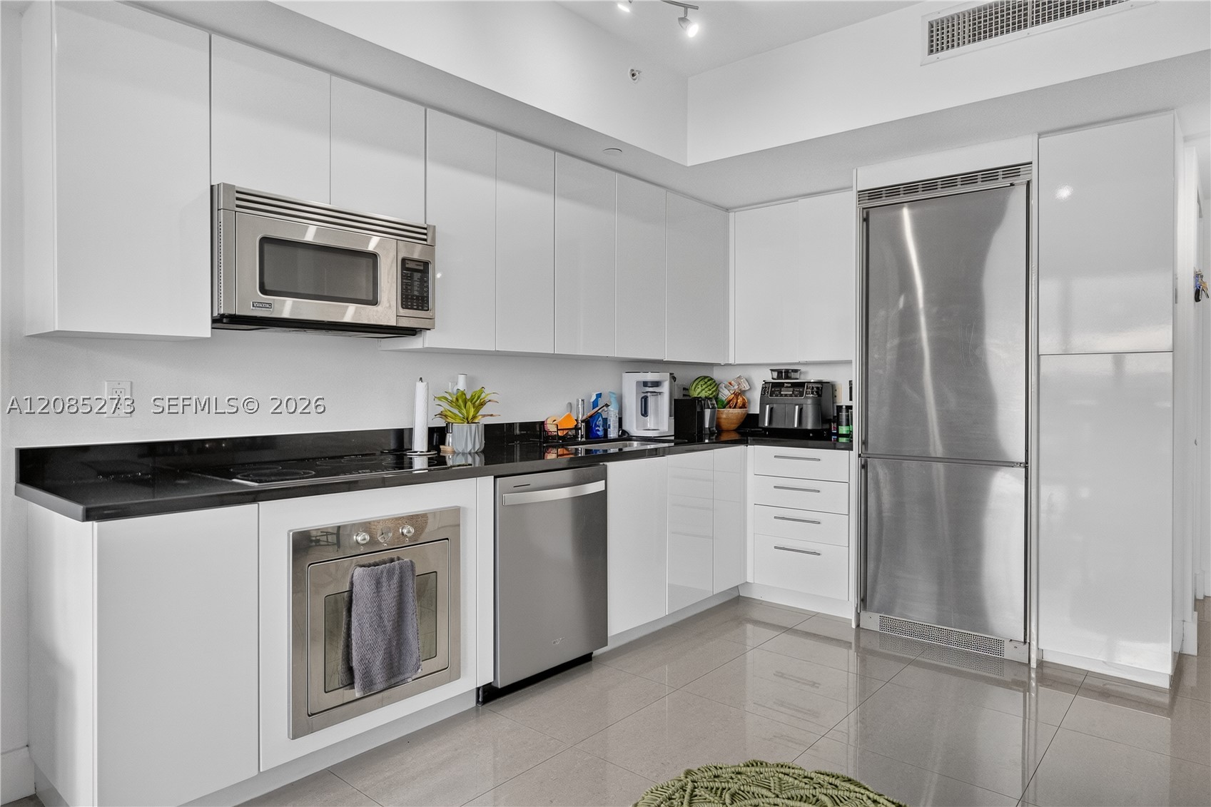 92 SW 3rd St #4407, Miami FL 33130
