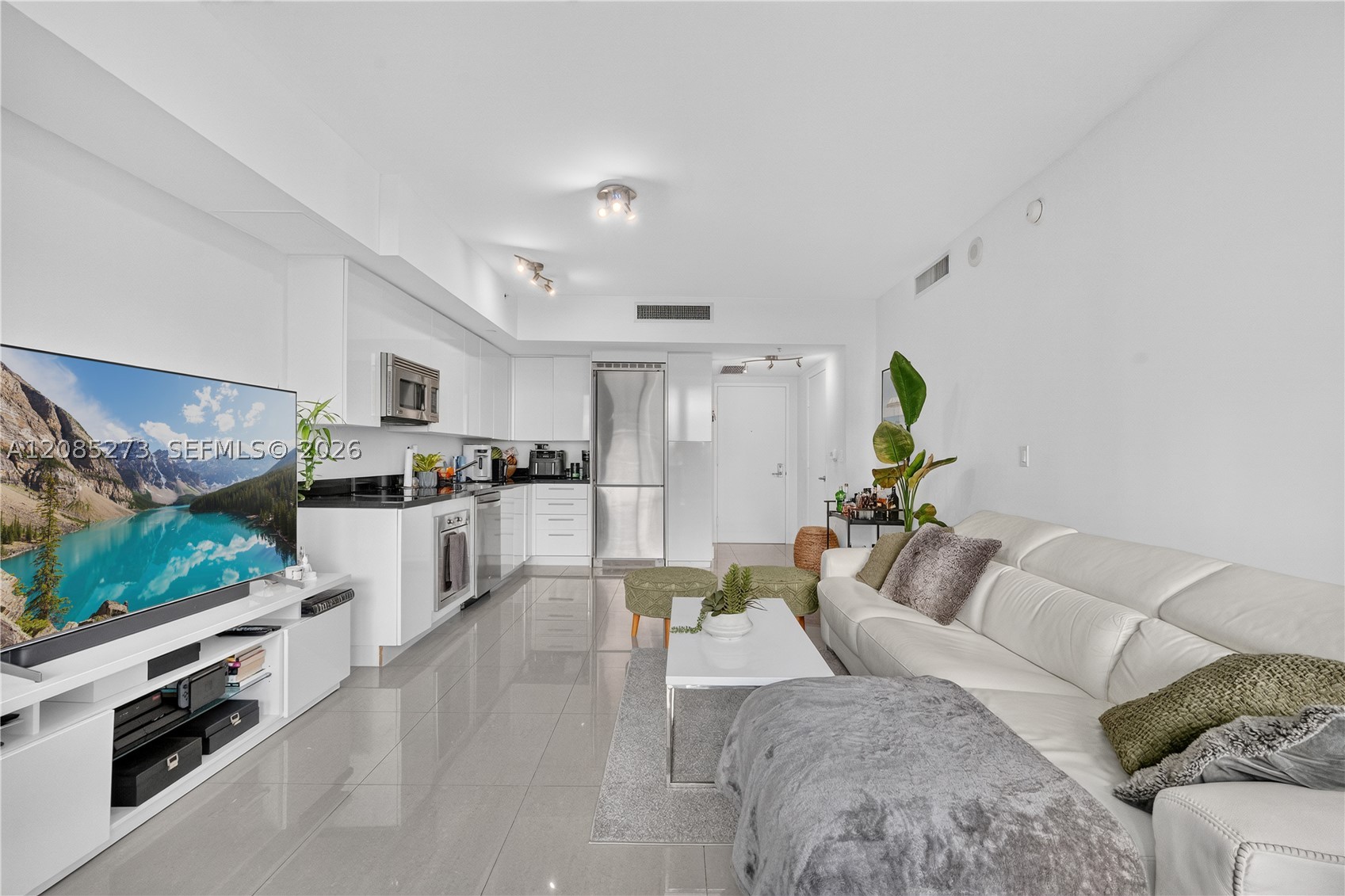 92 SW 3rd St #4407, Miami FL 33130