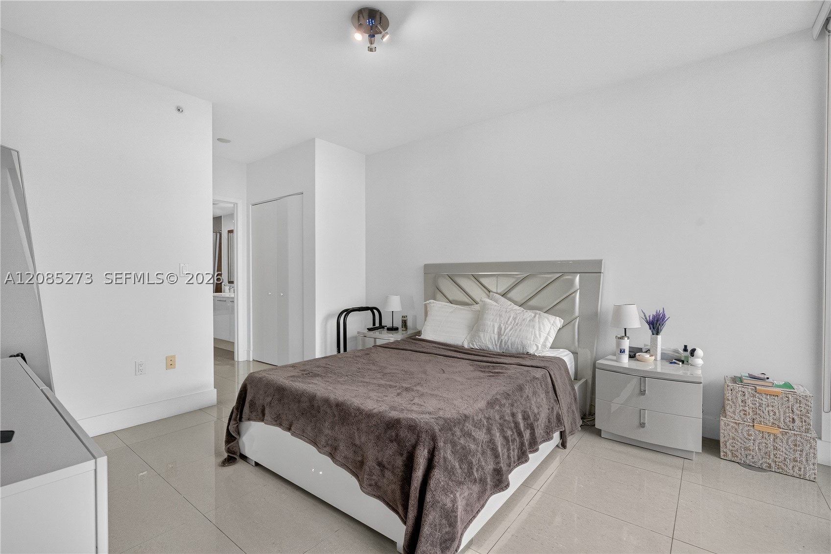 92 SW 3rd St #4407, Miami FL 33130