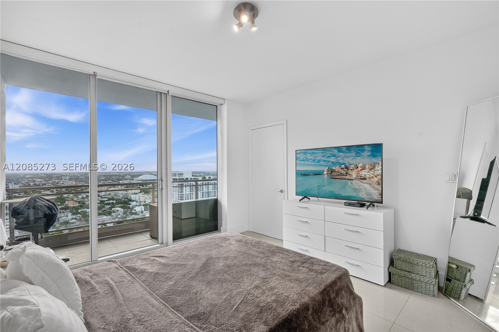 92 SW 3rd St #4407, Miami FL 33130