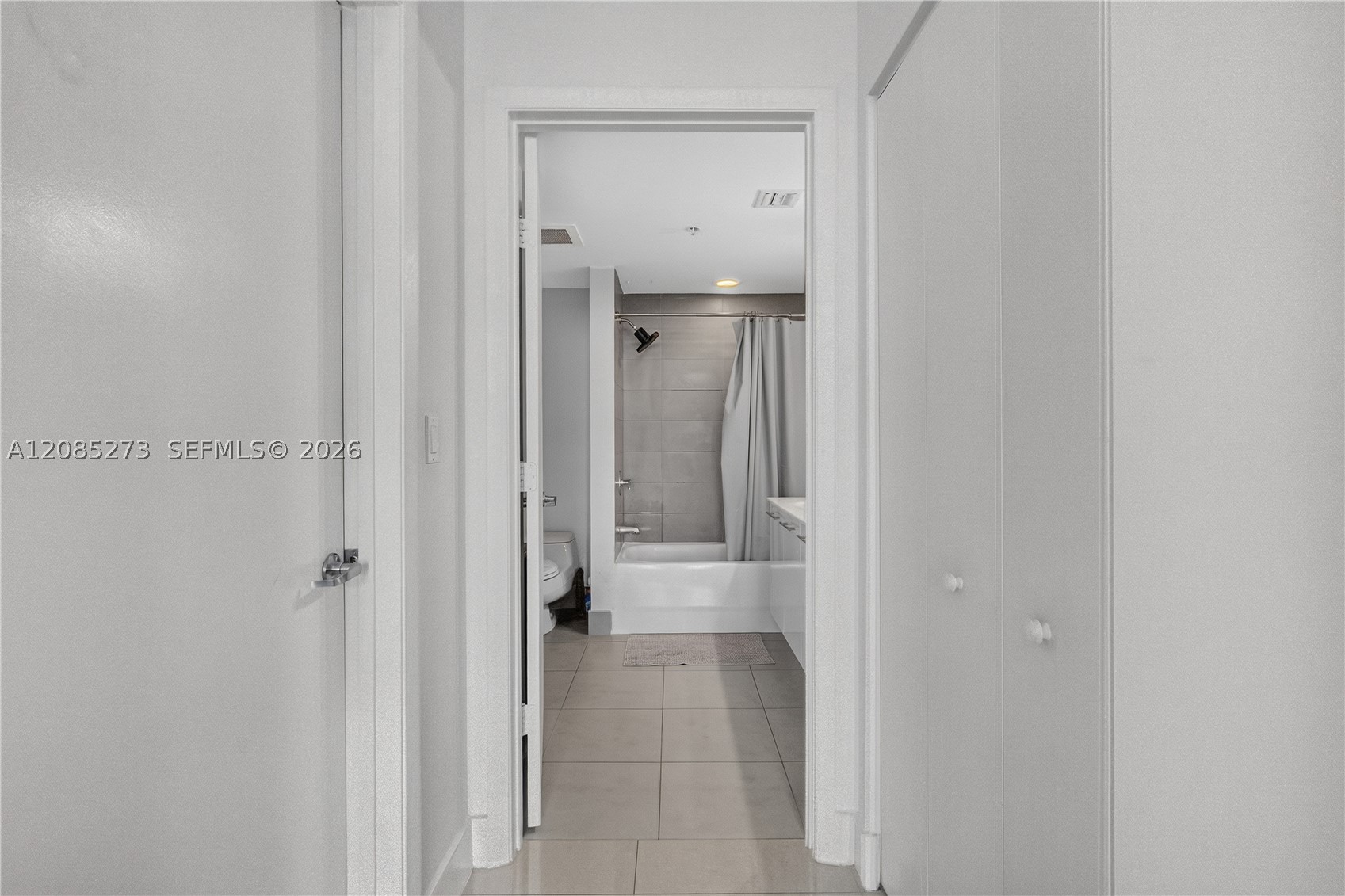 92 SW 3rd St #4407, Miami FL 33130