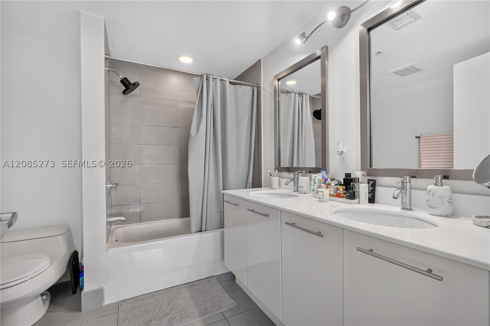 92 SW 3rd St #4407, Miami FL 33130
