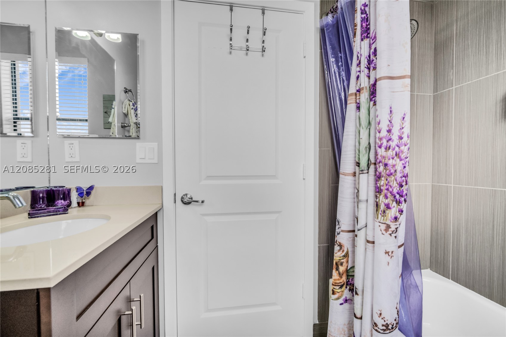 5104 NW 47th St, Tamarac FL 33319