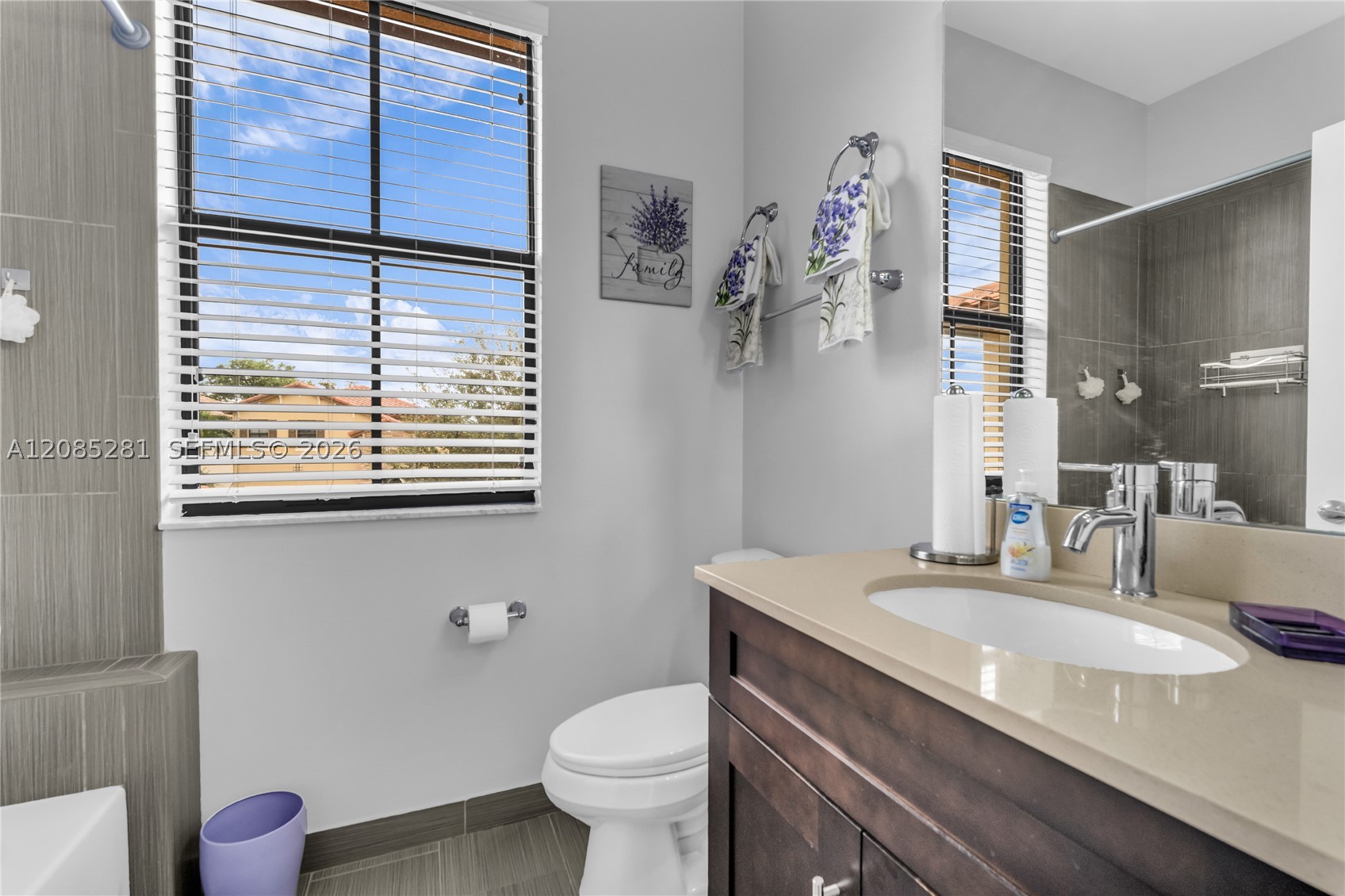 5104 NW 47th St, Tamarac FL 33319