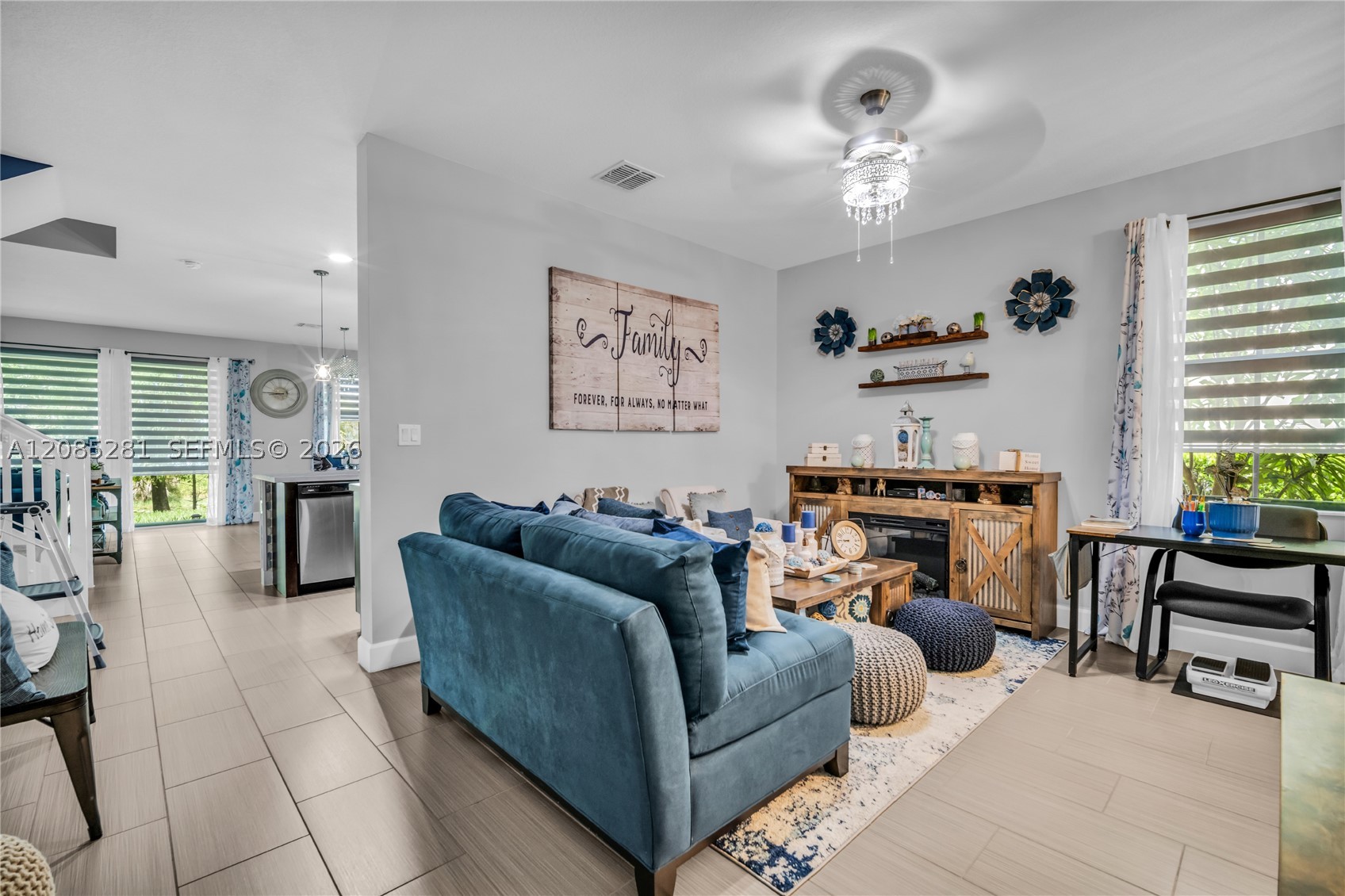5104 NW 47th St, Tamarac FL 33319