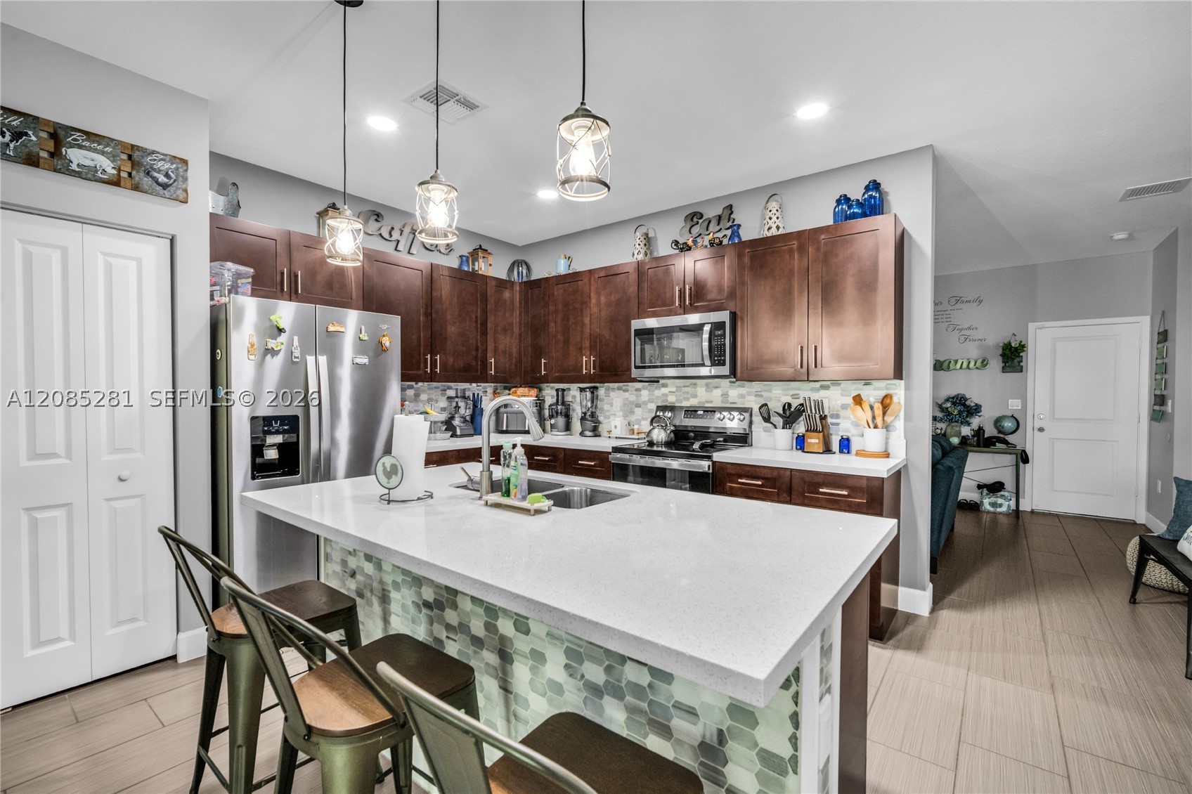 5104 NW 47th St, Tamarac FL 33319