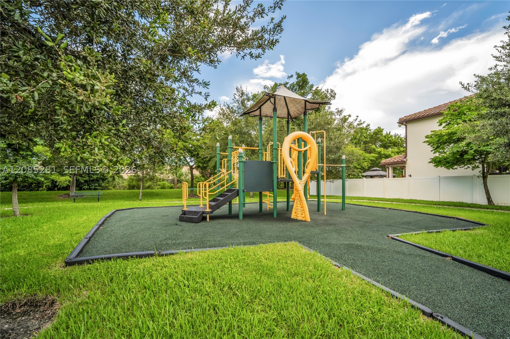 5104 NW 47th St, Tamarac FL 33319
