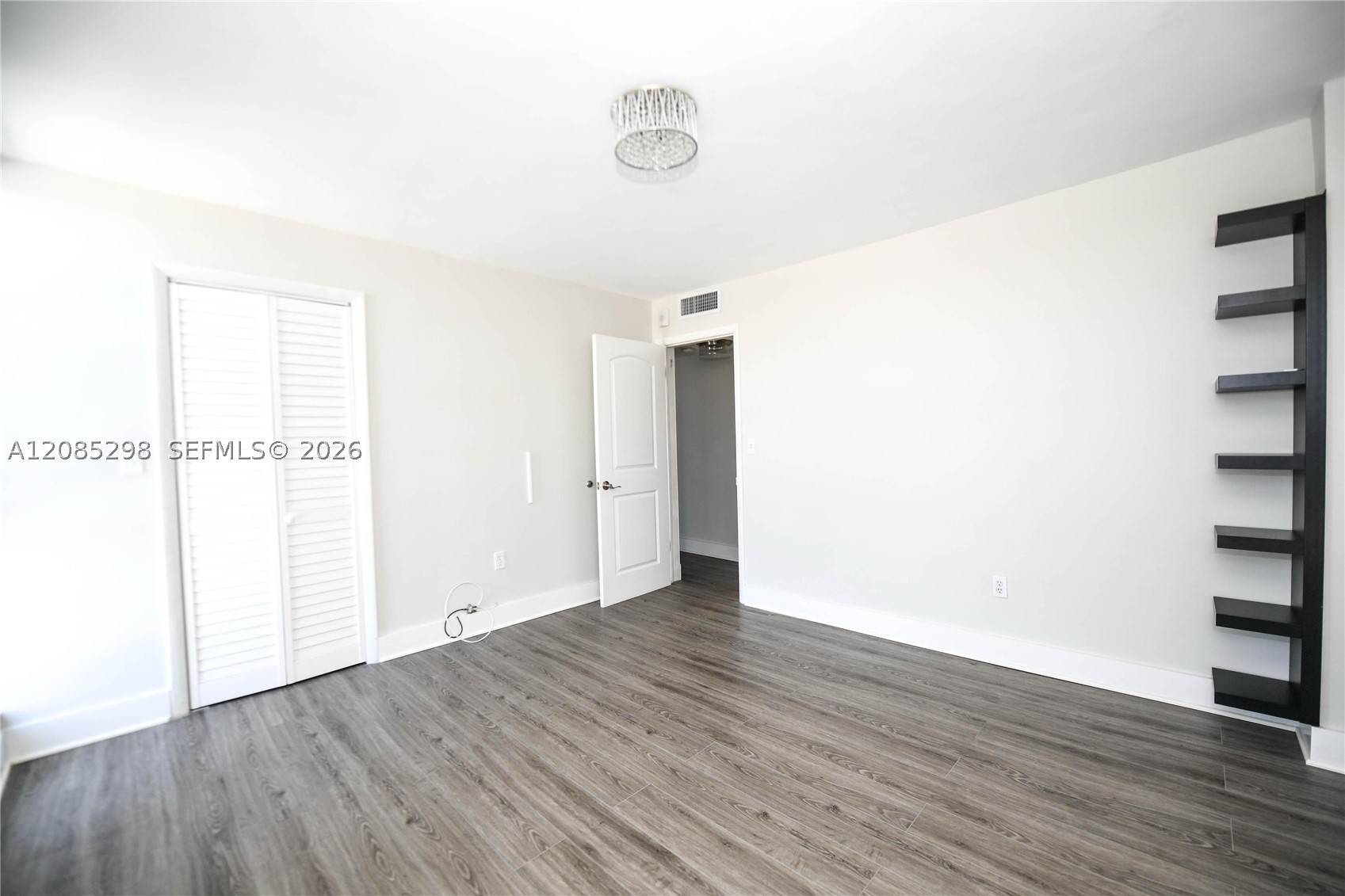 8305 Crespi Blvd #4D, Miami Beach FL 33141