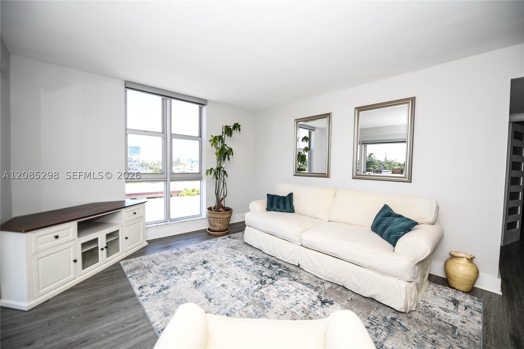 8305 Crespi Blvd #4D, Miami Beach FL 33141