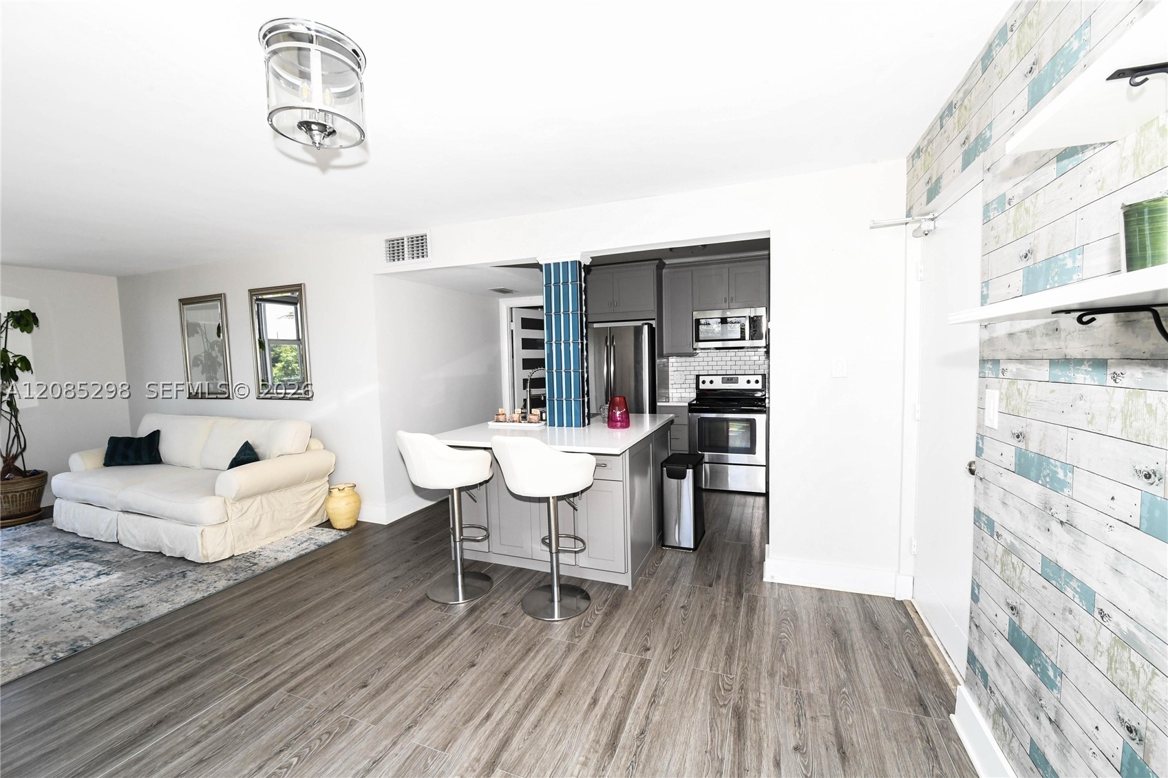 8305 Crespi Blvd #4D, Miami Beach FL 33141