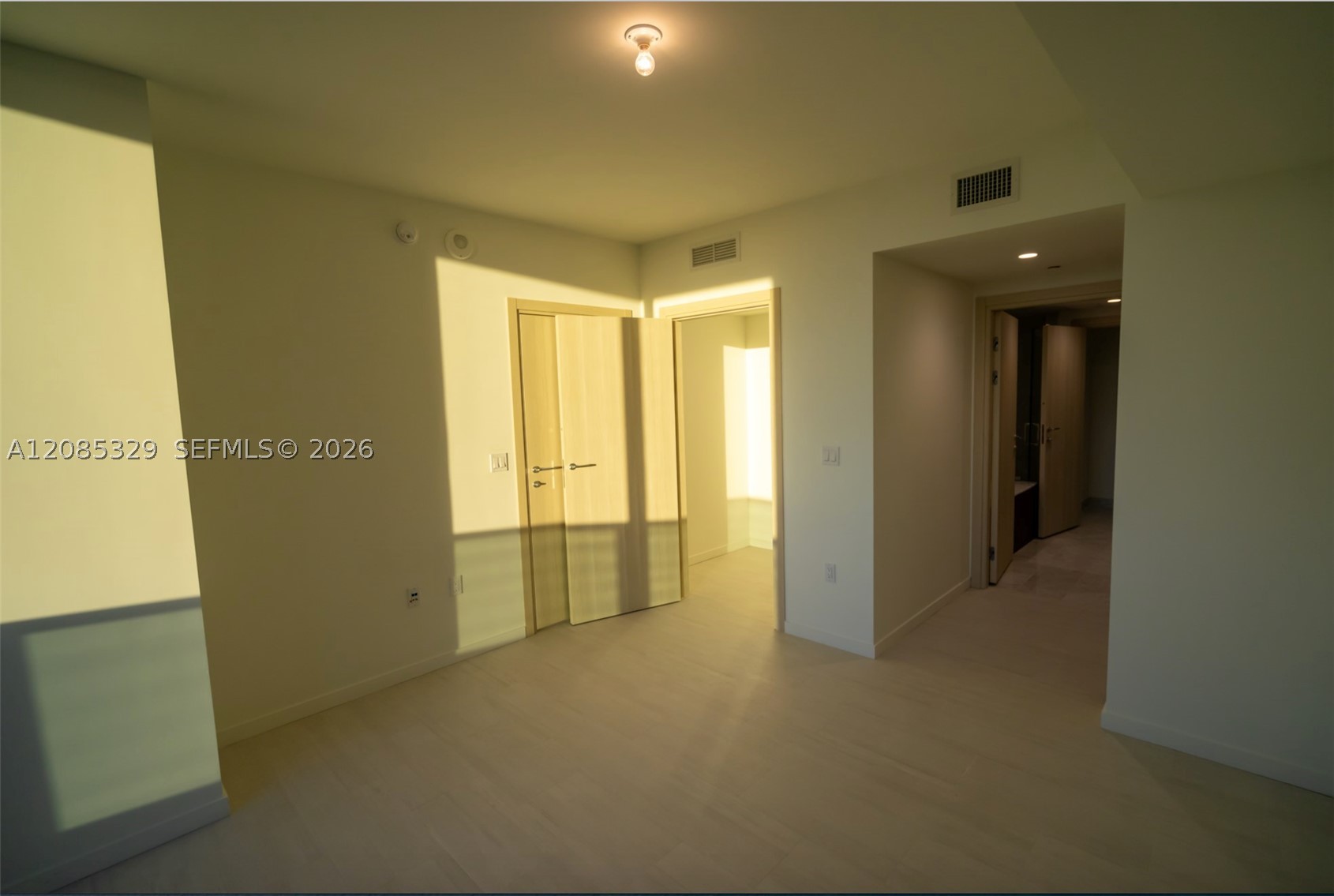 1000 Brickell Plaza #2106, Miami FL 33131