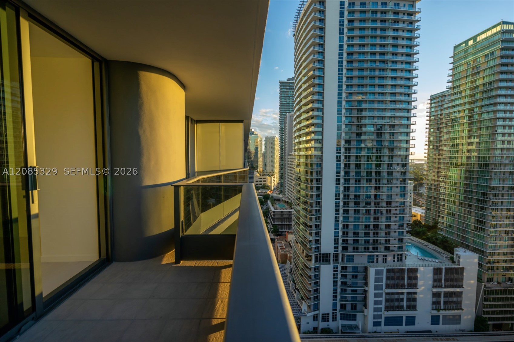 1000 Brickell Plaza #2106, Miami FL 33131