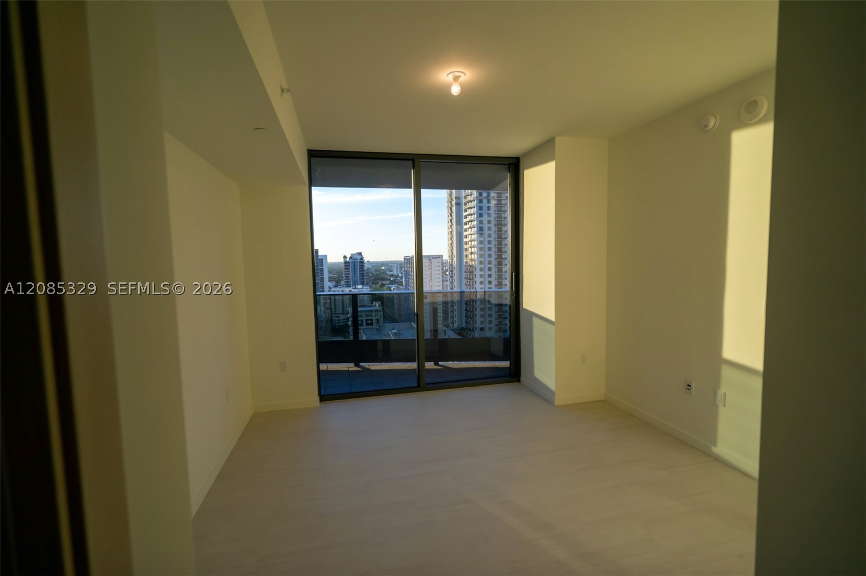 1000 Brickell Plaza #2106, Miami FL 33131