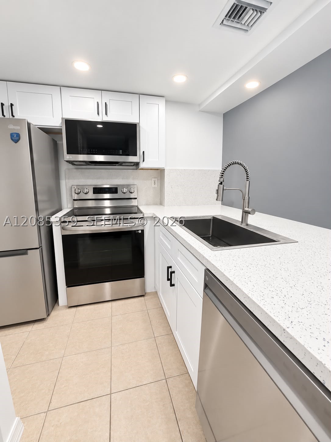540 Brickell Key Dr #1603, Miami FL 33131