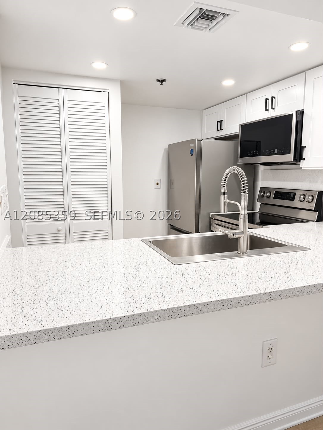 540 Brickell Key Dr #1603, Miami FL 33131