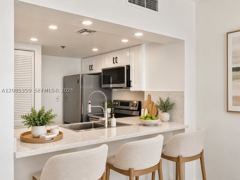 540 Brickell Key Dr #1603, Miami FL 33131