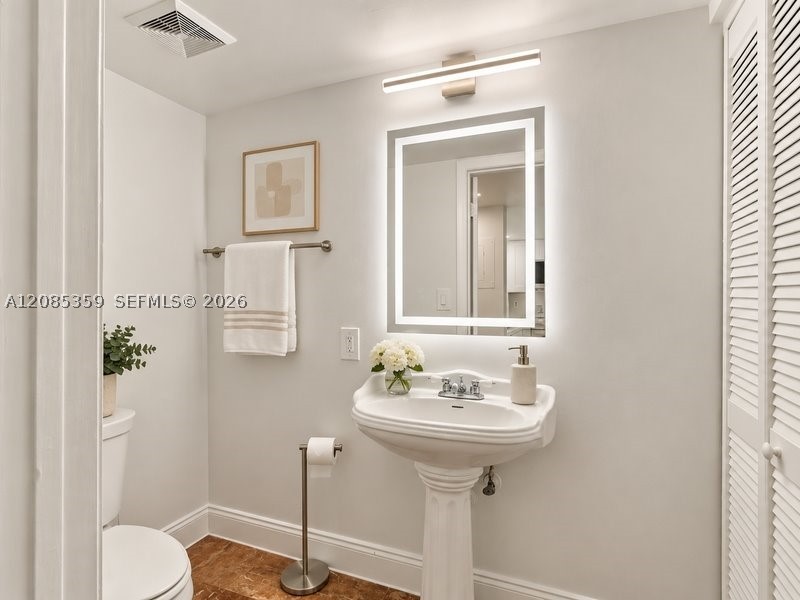540 Brickell Key Dr #1603, Miami FL 33131