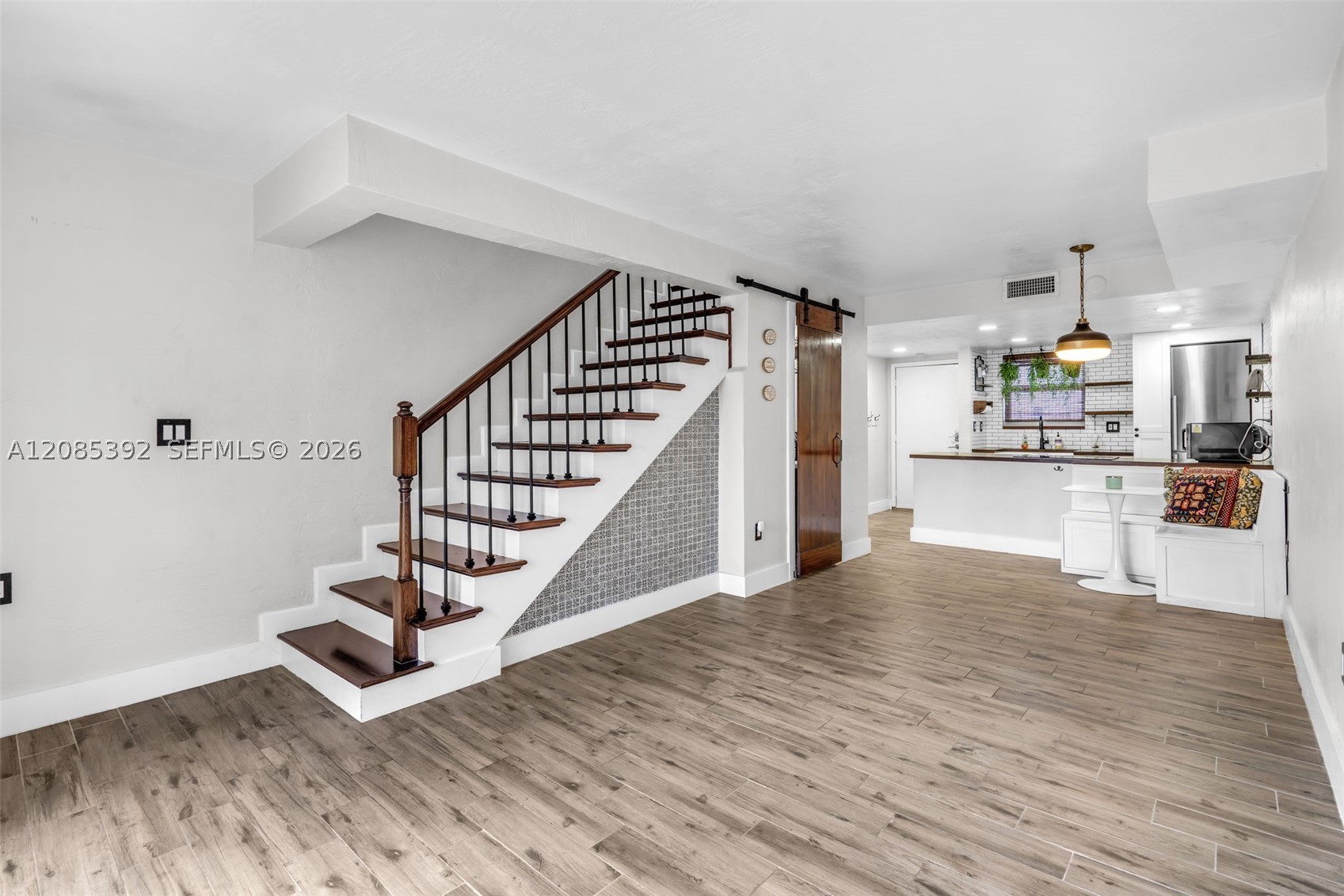 465 Swallow Dr #10, Miami Springs FL 33166