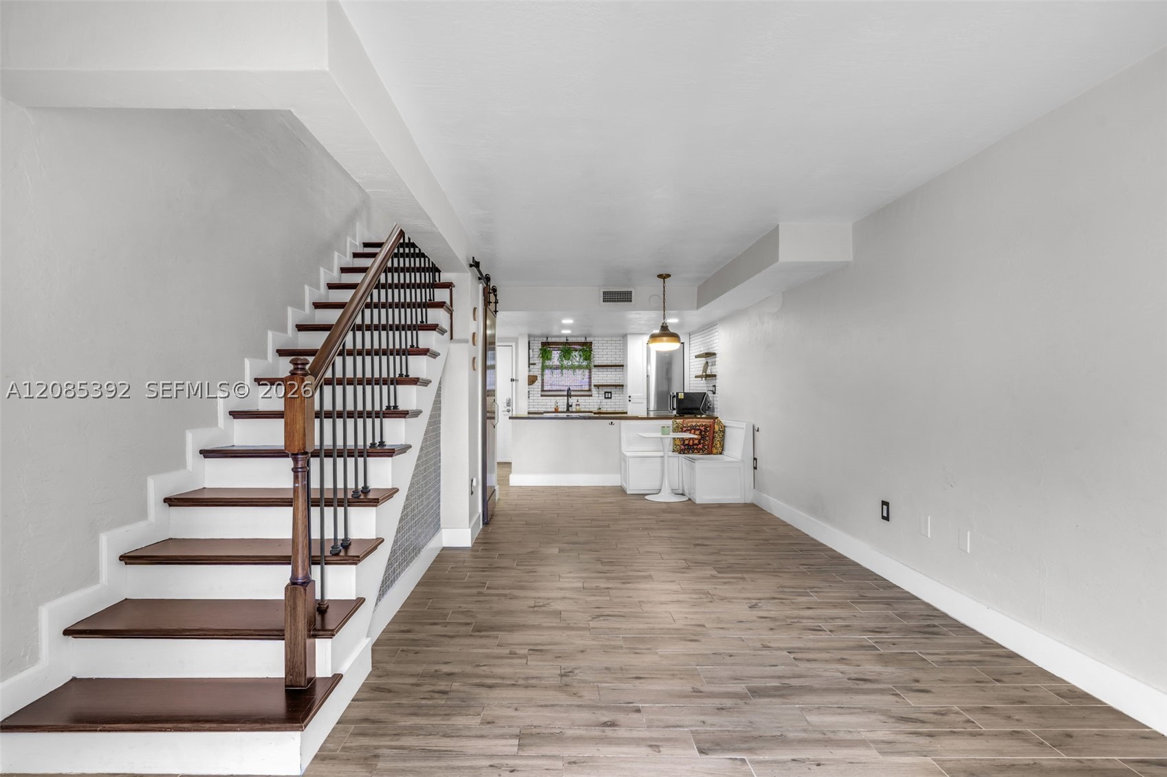 465 Swallow Dr #10, Miami Springs FL 33166