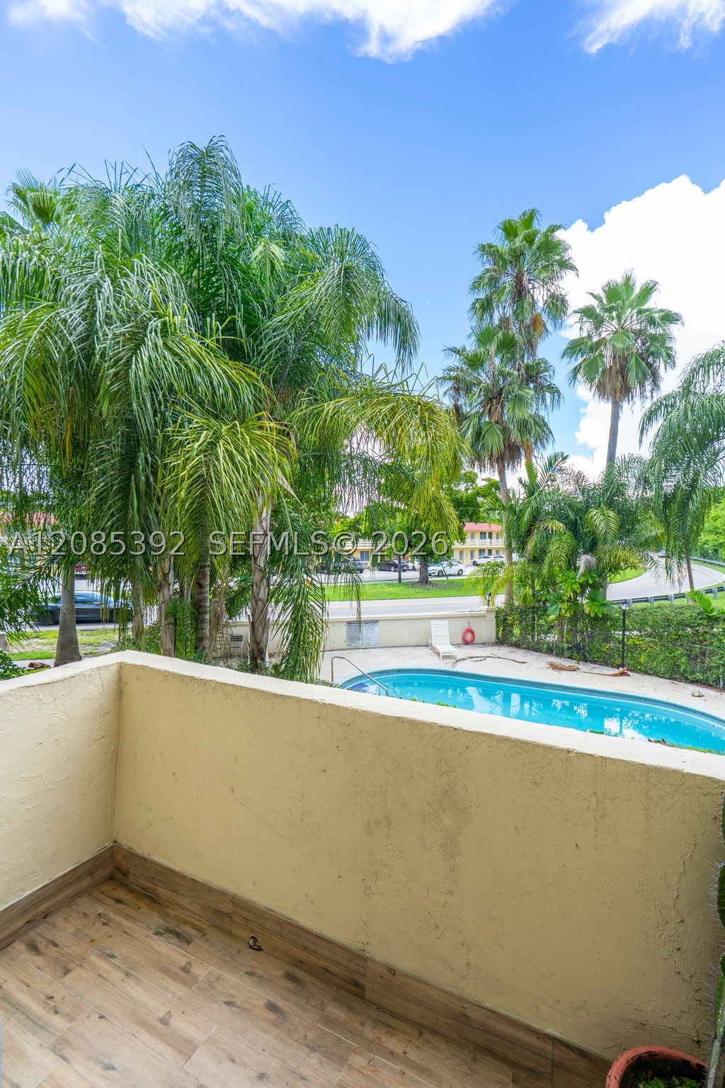 465 Swallow Dr #10, Miami Springs FL 33166