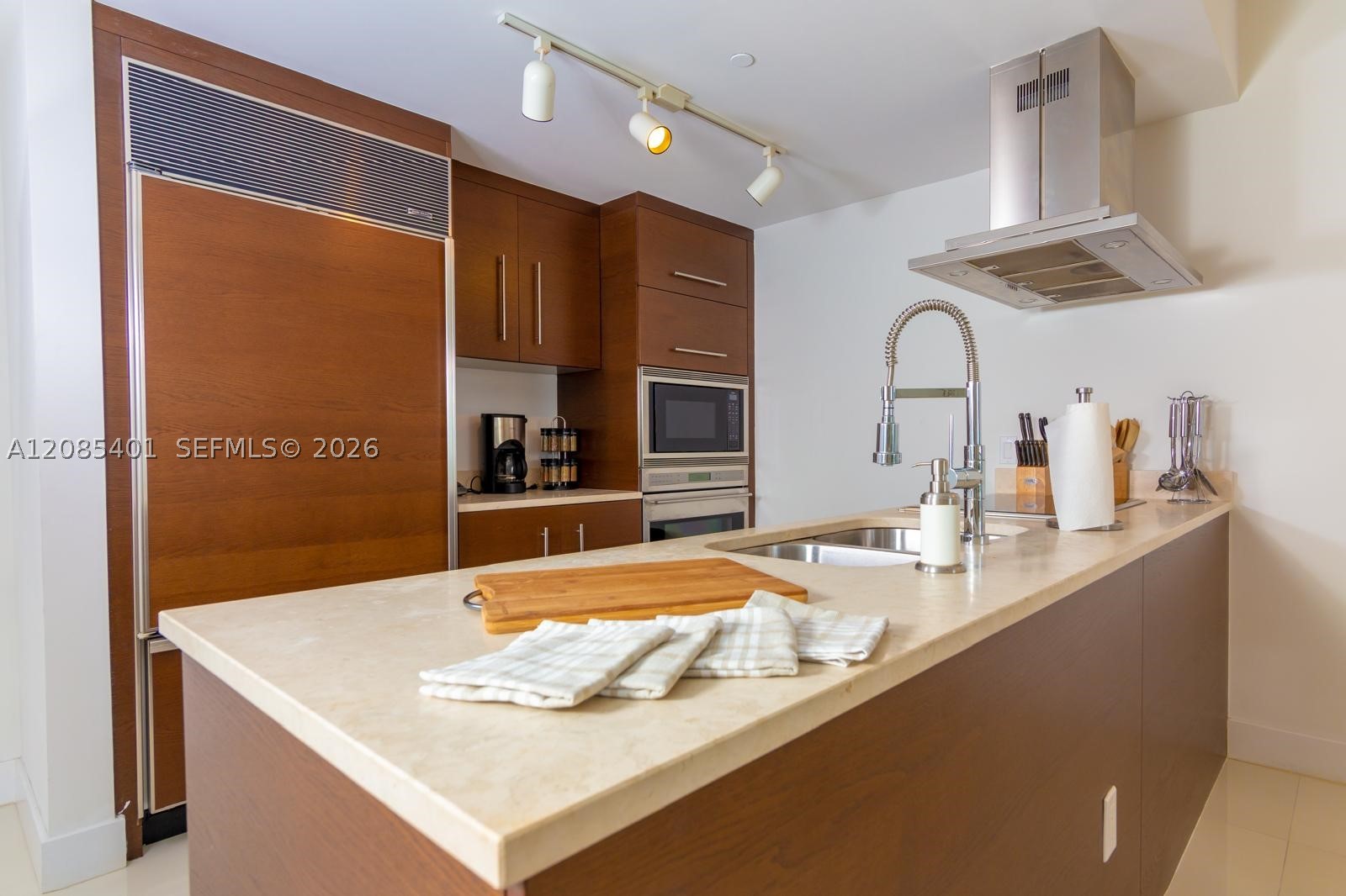 485 Brickell Ave #2006, Miami FL 33131