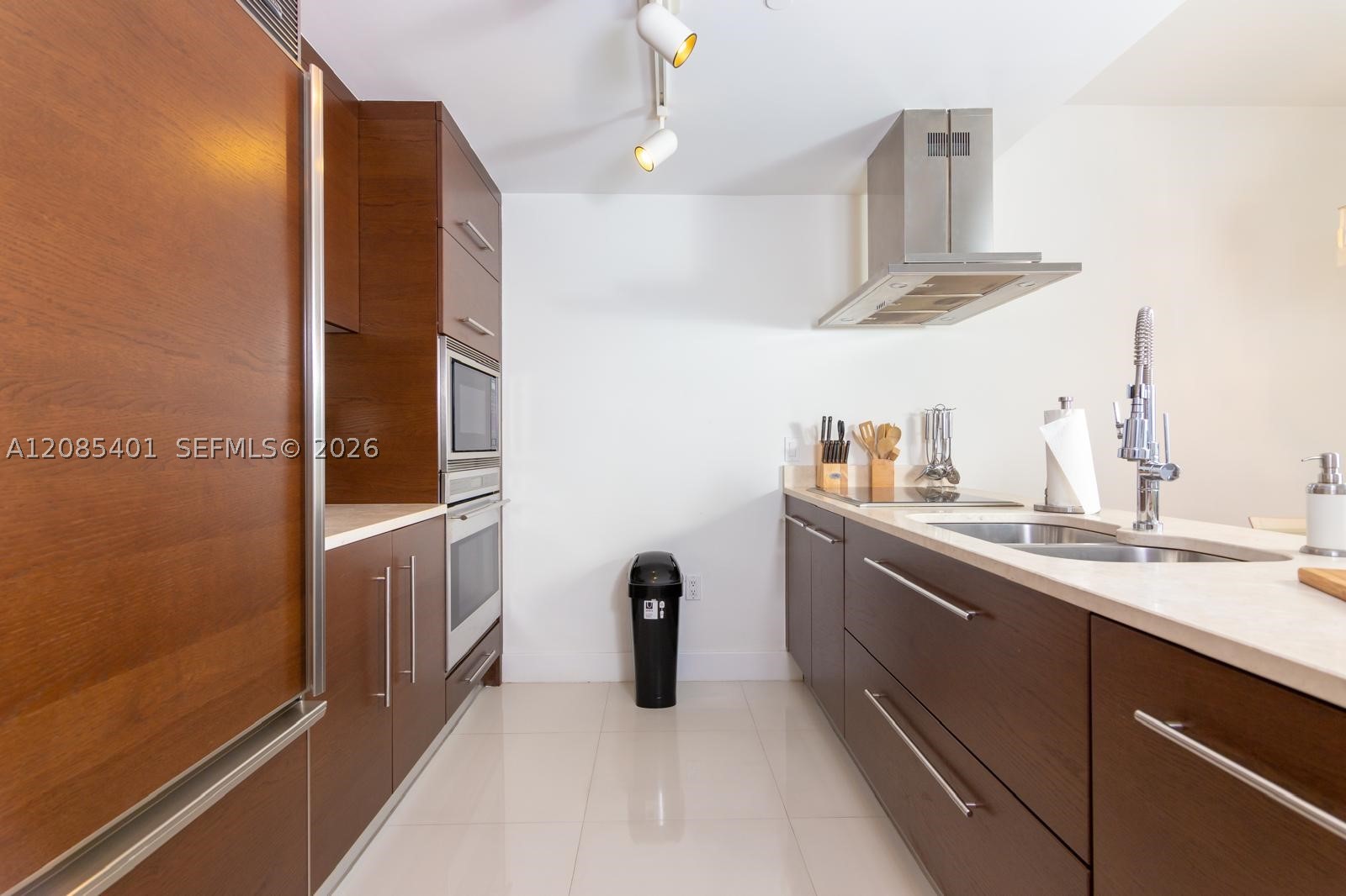 485 Brickell Ave #2006, Miami FL 33131