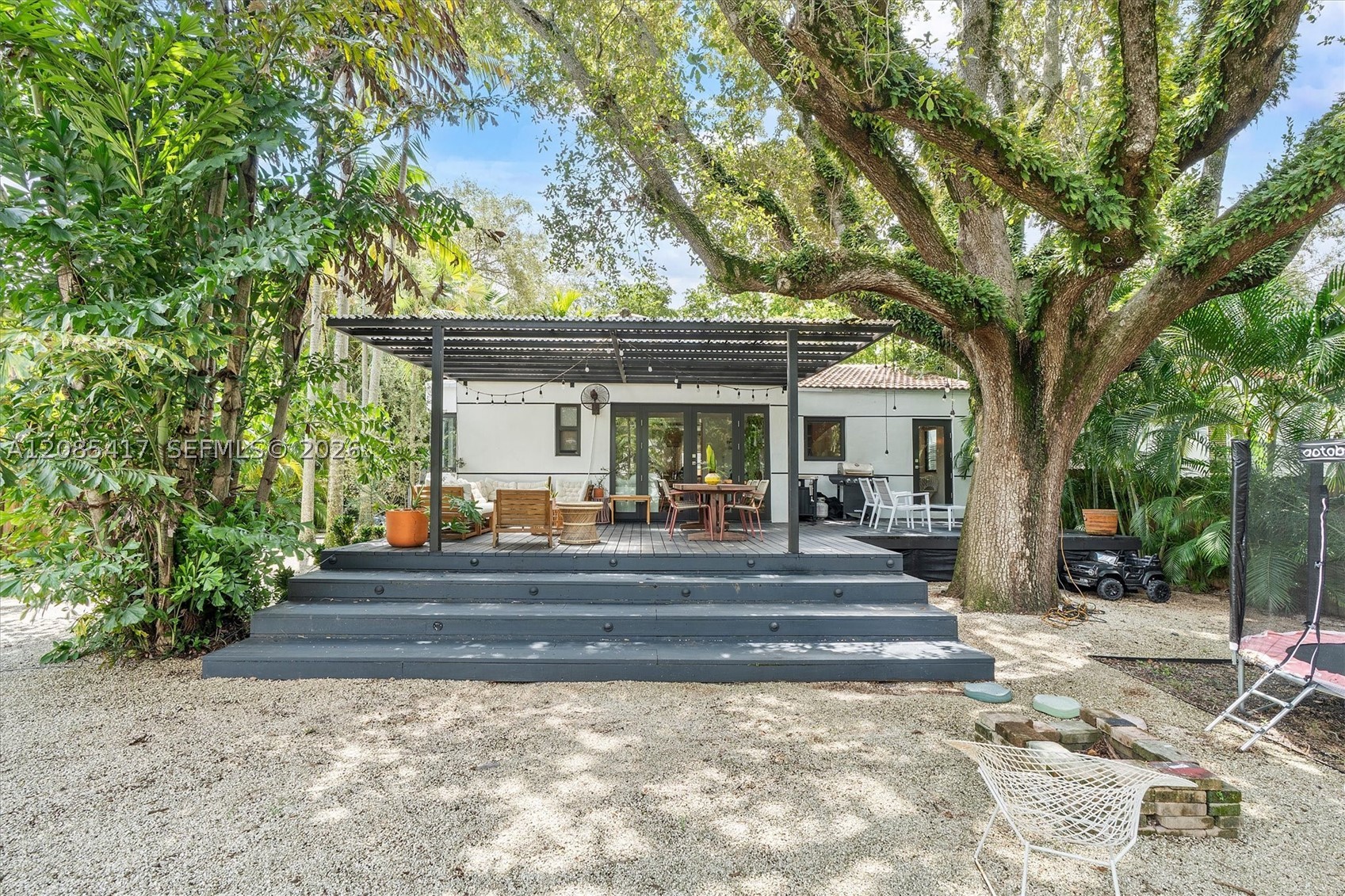 151 NE 88th St, El Portal FL 33138
