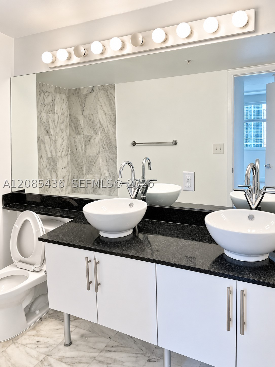 31 SE 5th St #2808, Miami FL 33131