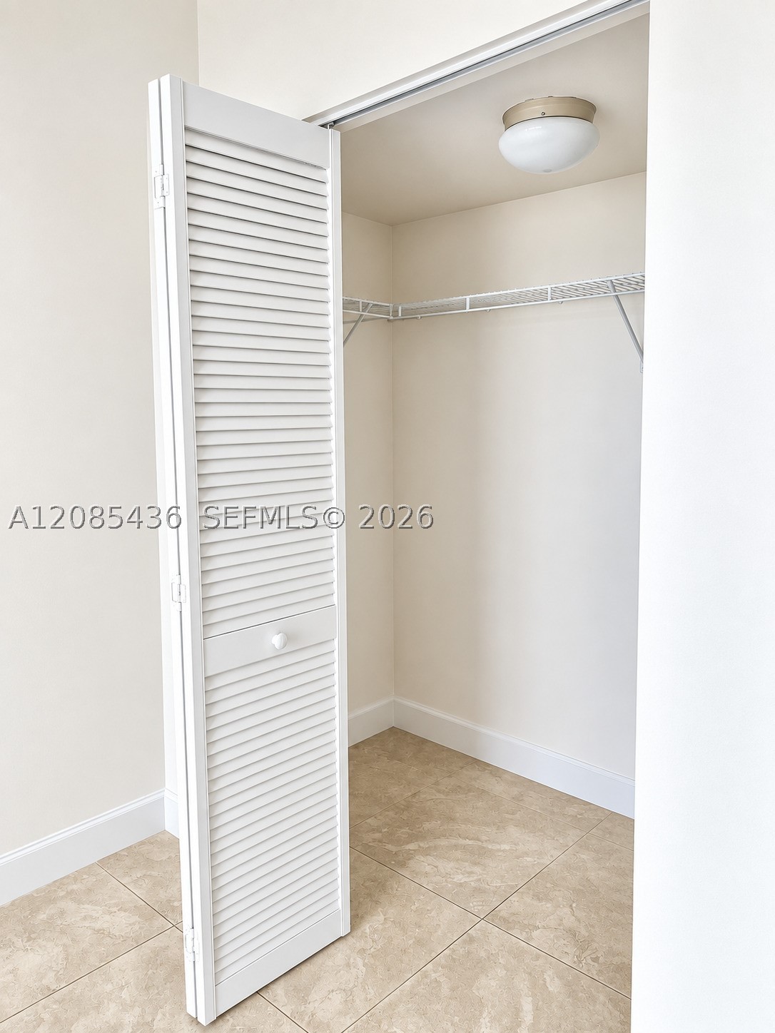 31 SE 5th St #2808, Miami FL 33131