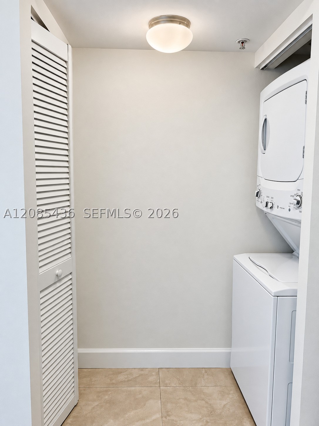 31 SE 5th St #2808, Miami FL 33131