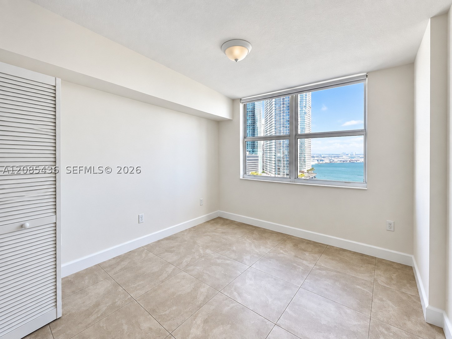 31 SE 5th St #2808, Miami FL 33131