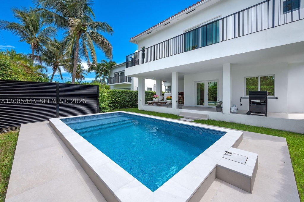 719 W 51st St, Miami Beach FL 33140