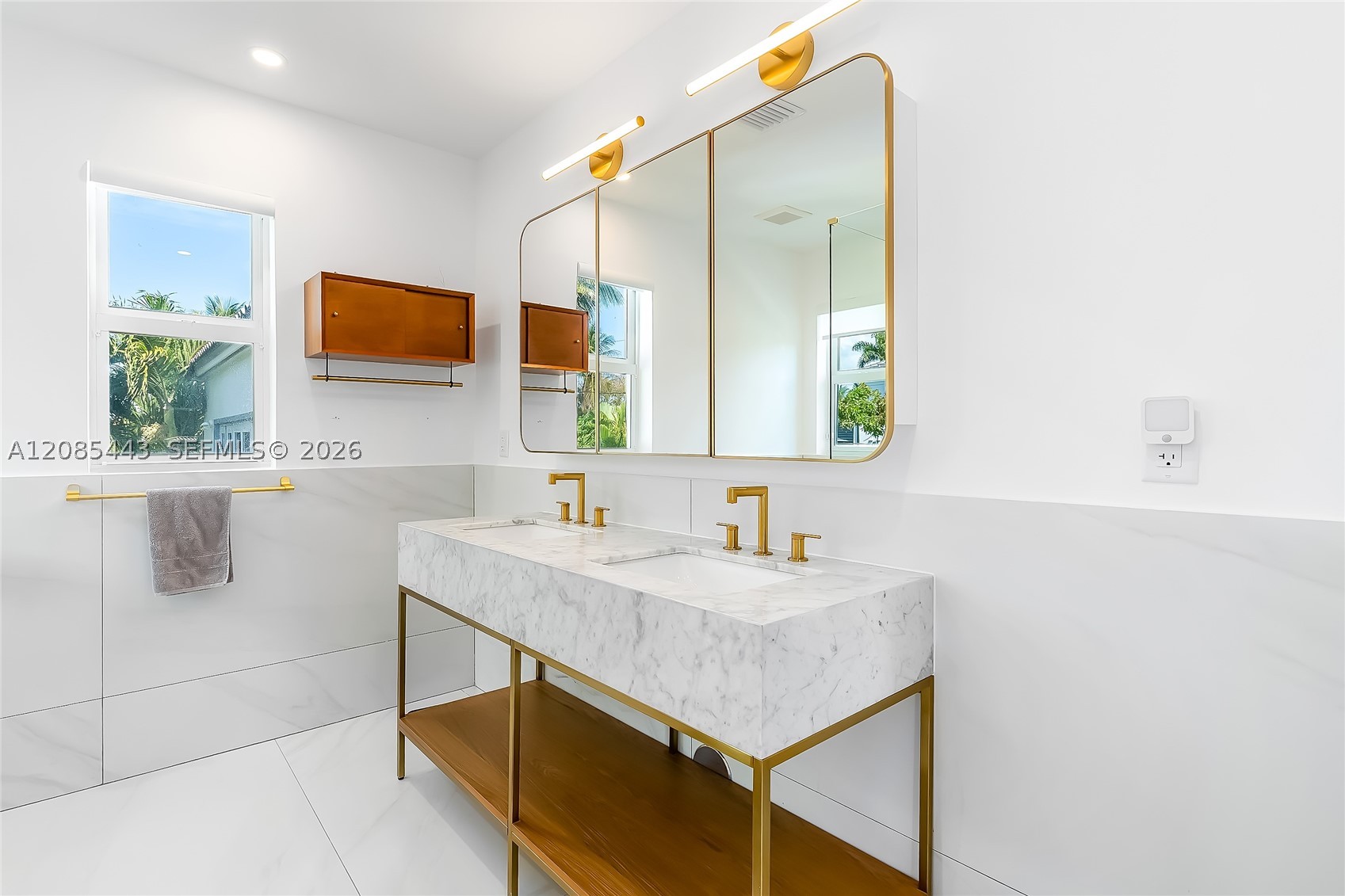 719 W 51st St, Miami Beach FL 33140