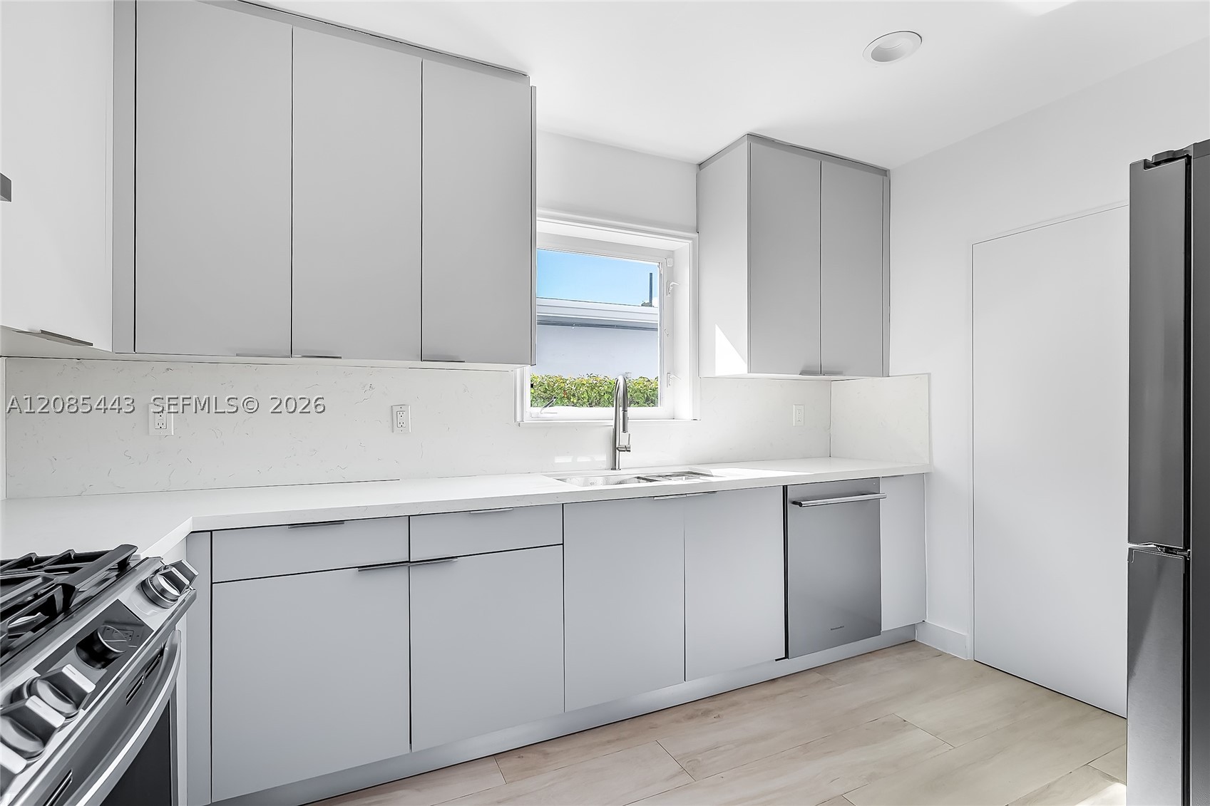 719 W 51st St, Miami Beach FL 33140