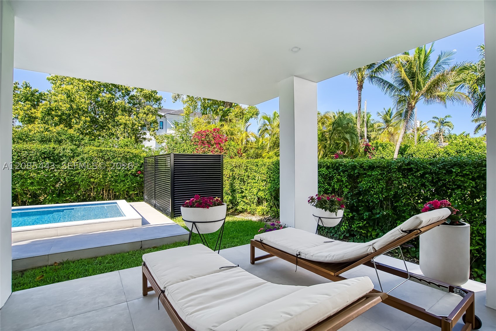 719 W 51st St, Miami Beach FL 33140