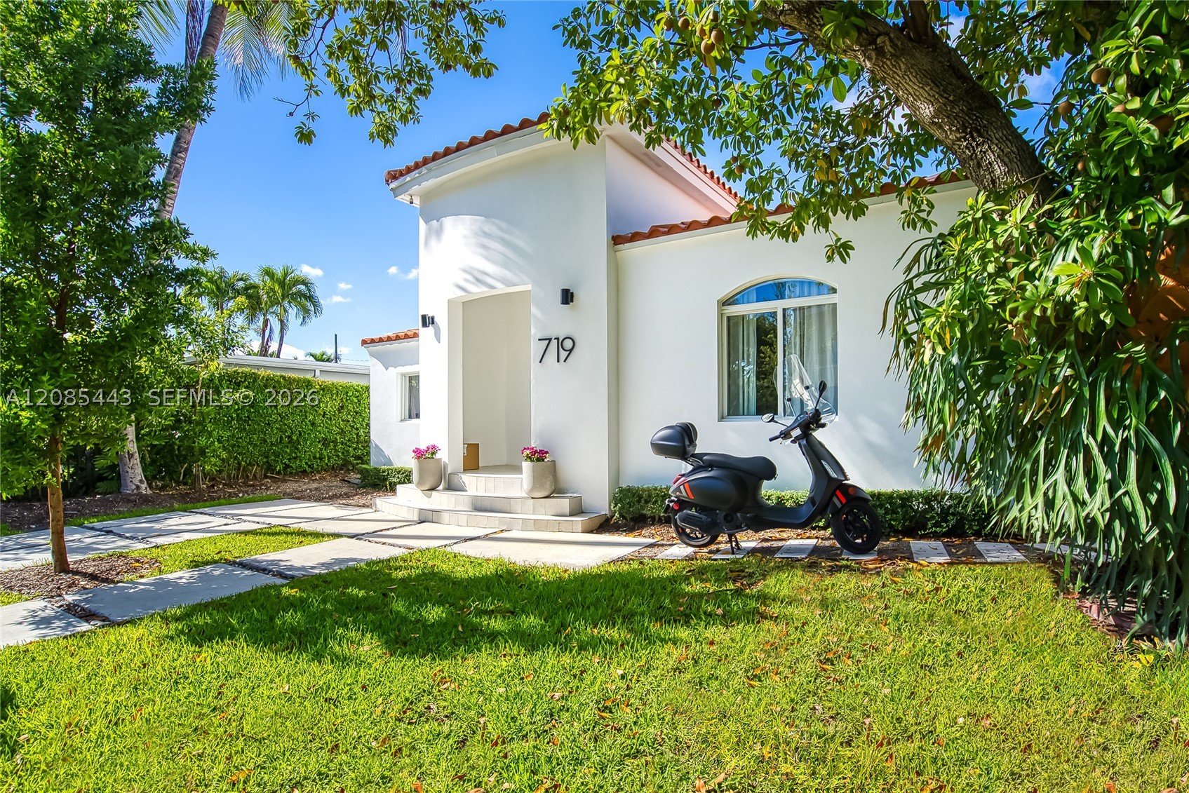 719 W 51st St, Miami Beach FL 33140