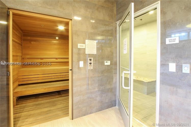 17301 Biscayne Blvd #1105, North Miami Beach FL 33160