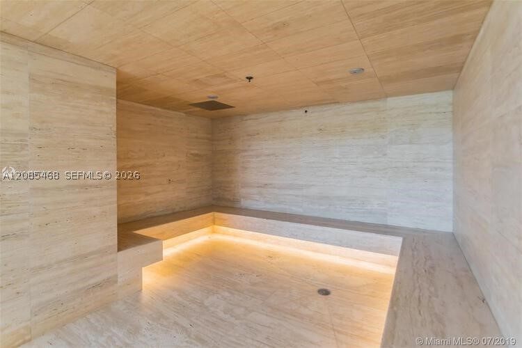 17301 Biscayne Blvd #1105, North Miami Beach FL 33160