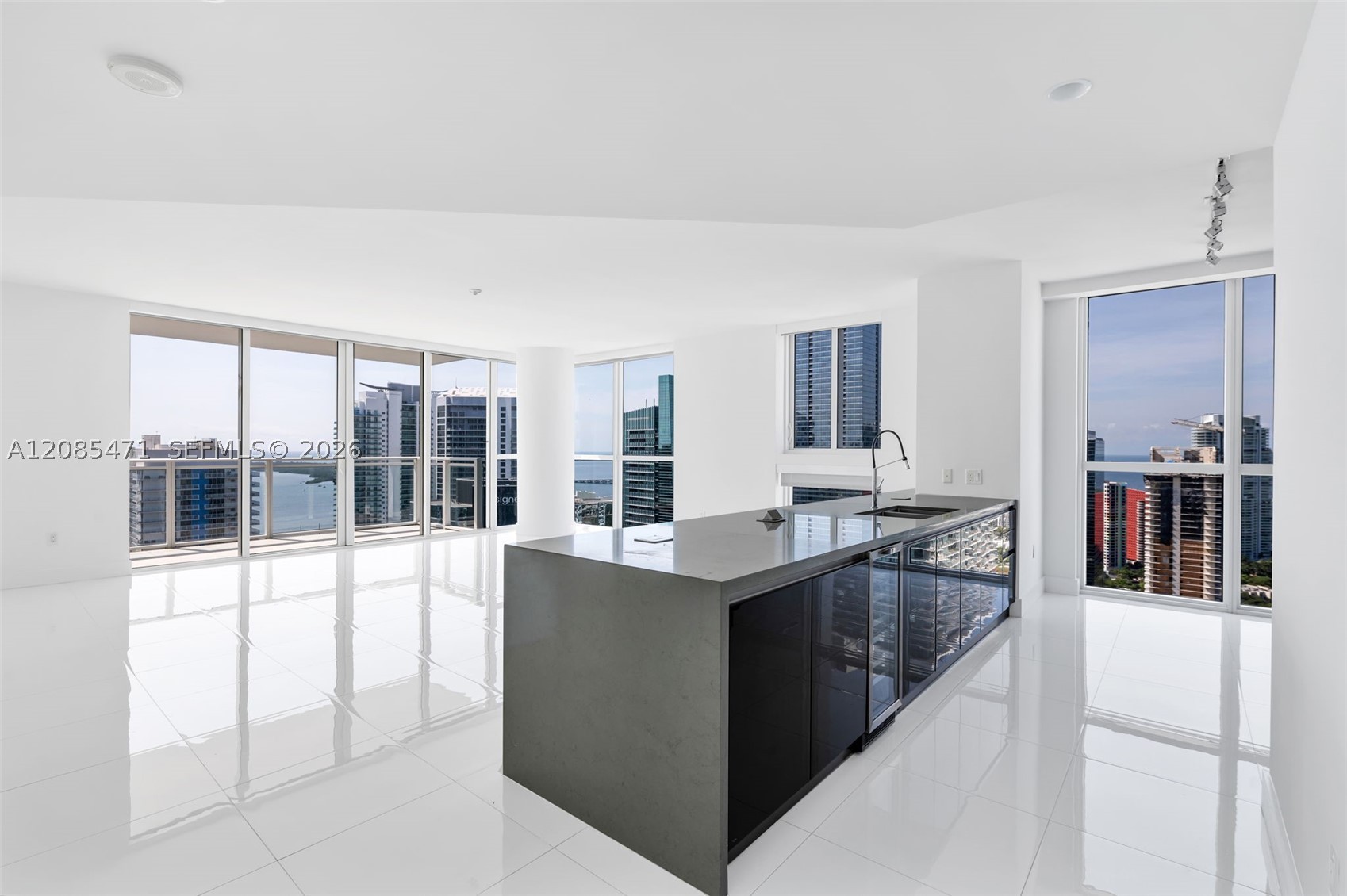 1080 Brickell Ave #3900-3901, Miami FL 33131