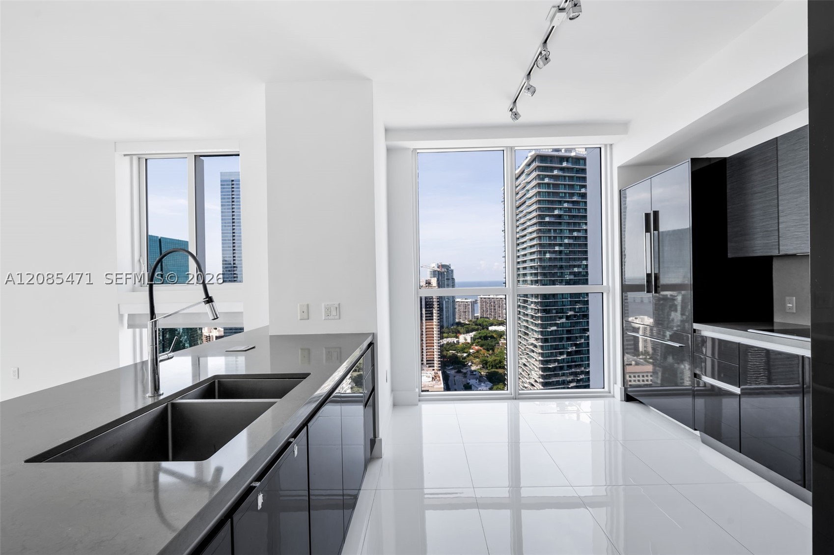 1080 Brickell Ave #3900-3901, Miami FL 33131